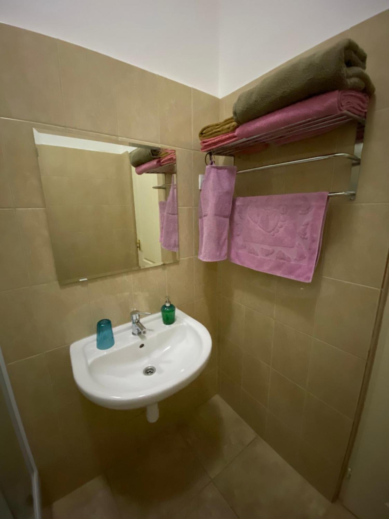 Promenade Guesthouse Near The Danube Budapest Ngoại thất bức ảnh